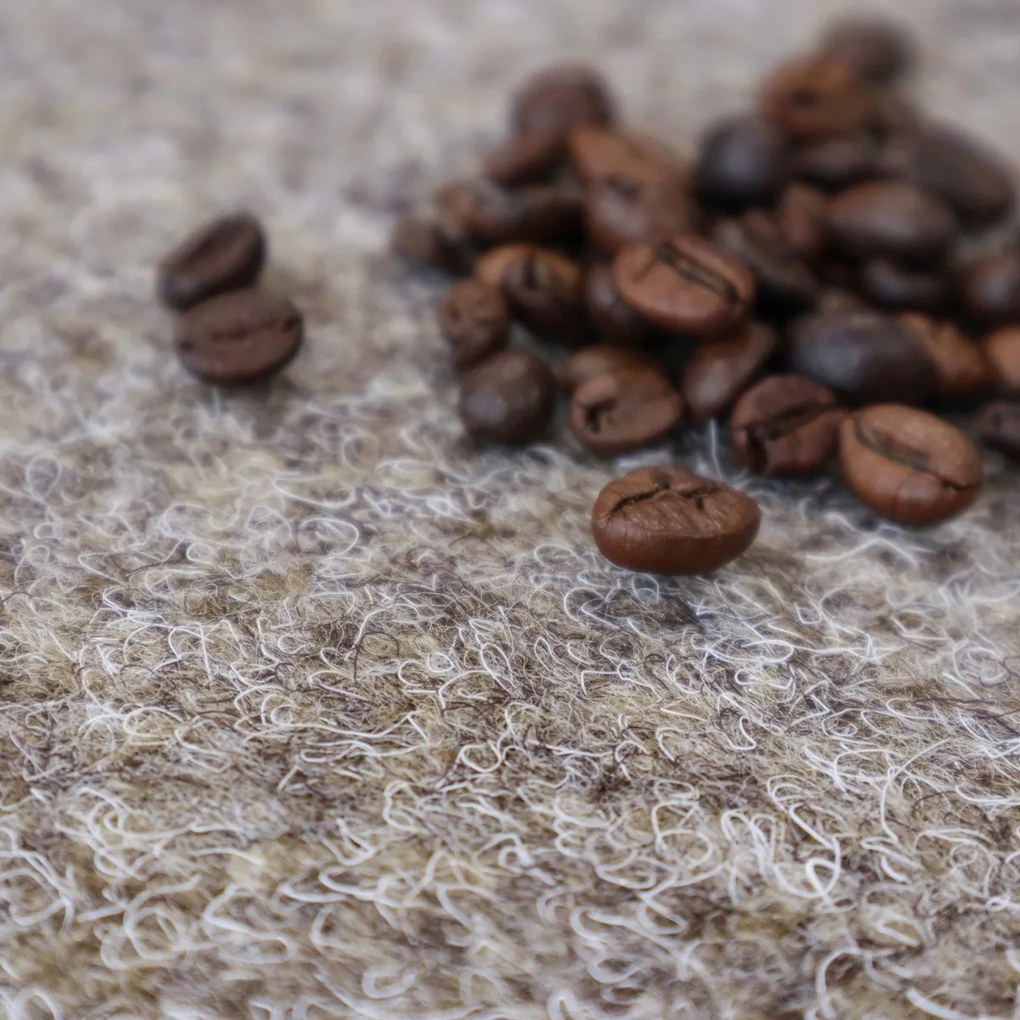 Vebe, Metrážny koberec Santana 12 piesková s podkladom gél, záťažový, na mieru, šíře 4m, béžová, guma (gél - protišmykový), chodba / predsieň