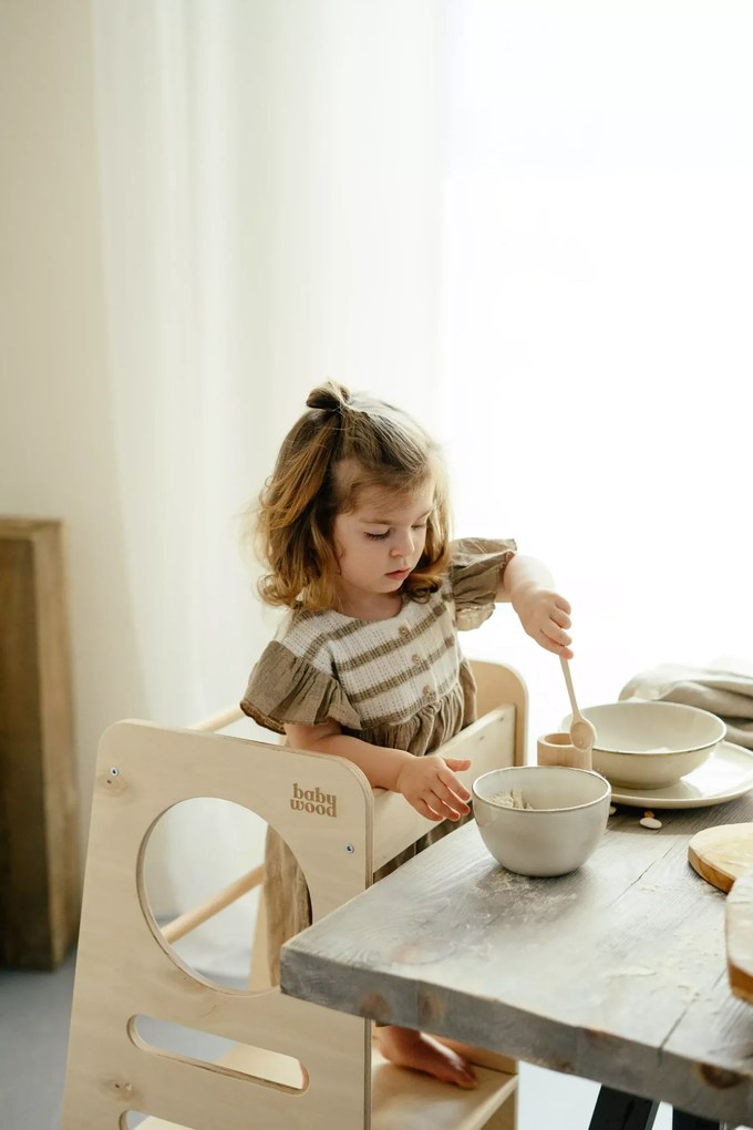 Montessori učiaca detská veža stredná natural