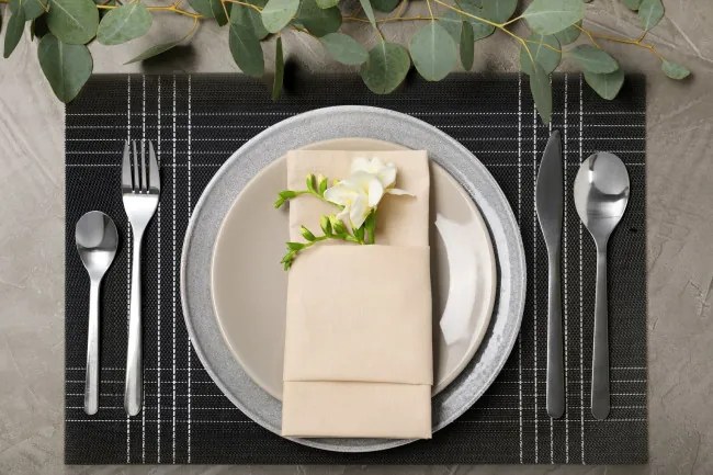 Podložka pod tanier KARA čierna (6 ks)