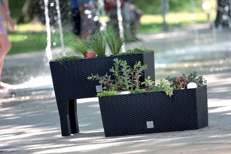 Truhlík RATAN CASE HIGH tmavohnedý