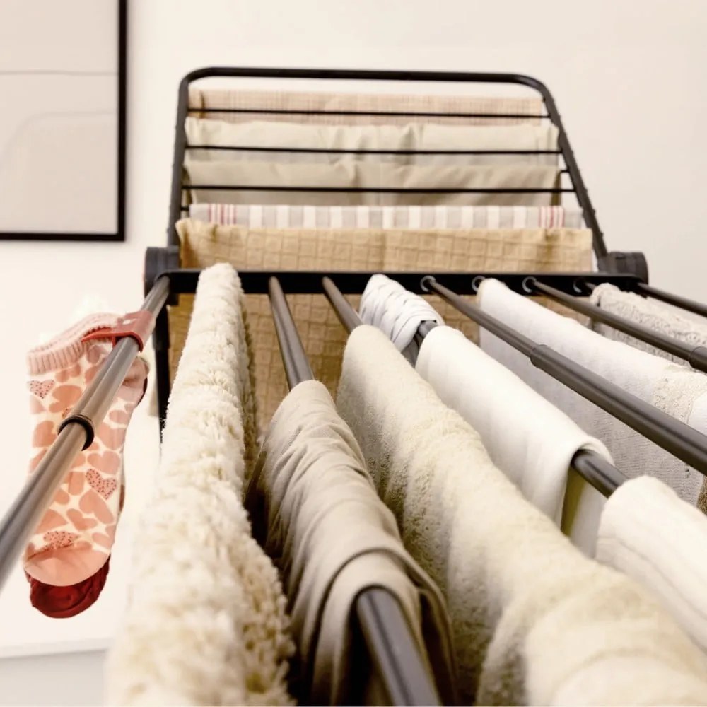 Čierny sušiak na bielizeň Infinity Flex 30m – Vileda