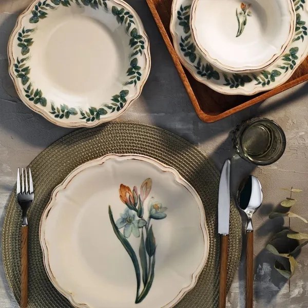 18-dielna pestrofarebná jedálenská súprava z porcelánu