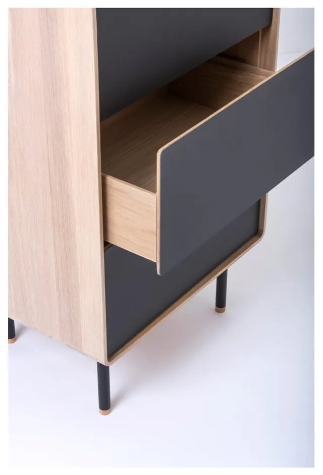 Vysoká komoda z dubového dreva v čierno-prírodnej farbe 60x100 cm Fina - Gazzda