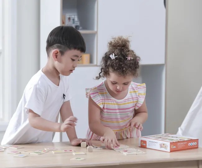 Drevená edukatívna hra Viga 44506 tvary