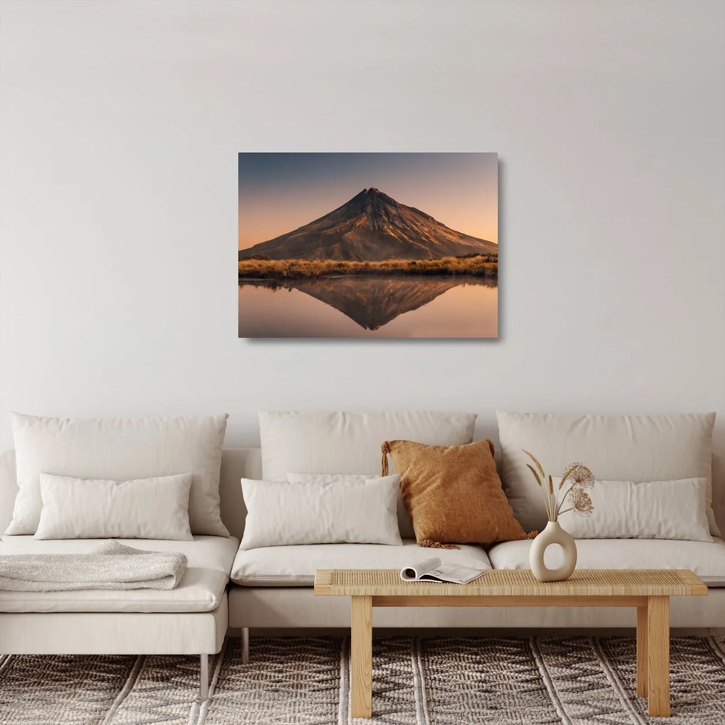 Sklenený obraz odrazu hory Taranaki, Nový Zéland (70x50 cm)
