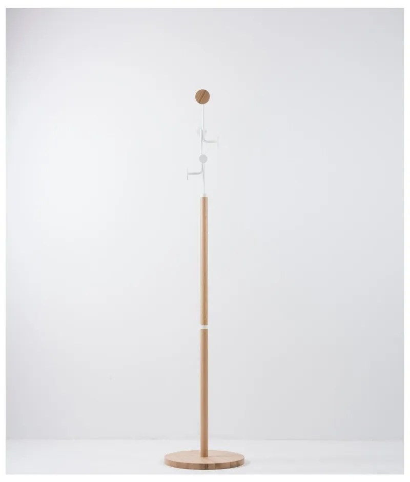 Stojací vešiak z masívneho dubového dreva s bielym detailom Gazzda Hook