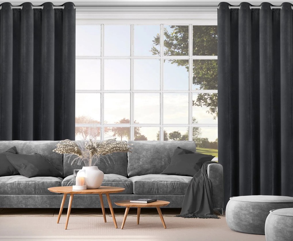 ZATEMŇOVACÍ ZÁVES (100%) NA KRÚŽKOCH NITA 140X250 CM ČIERNA