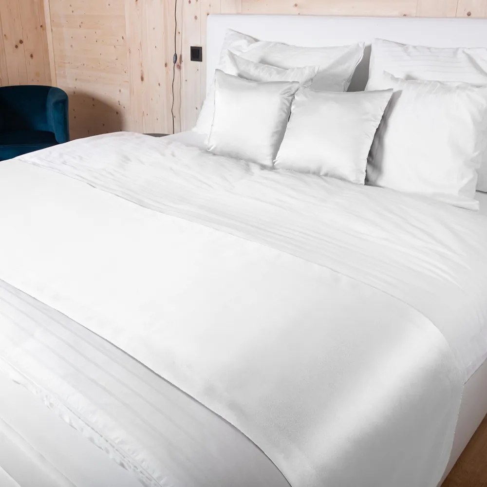 Biante Saténový prehoz/behúň na posteľ Satén LUX-040 Biely 50x200 cm