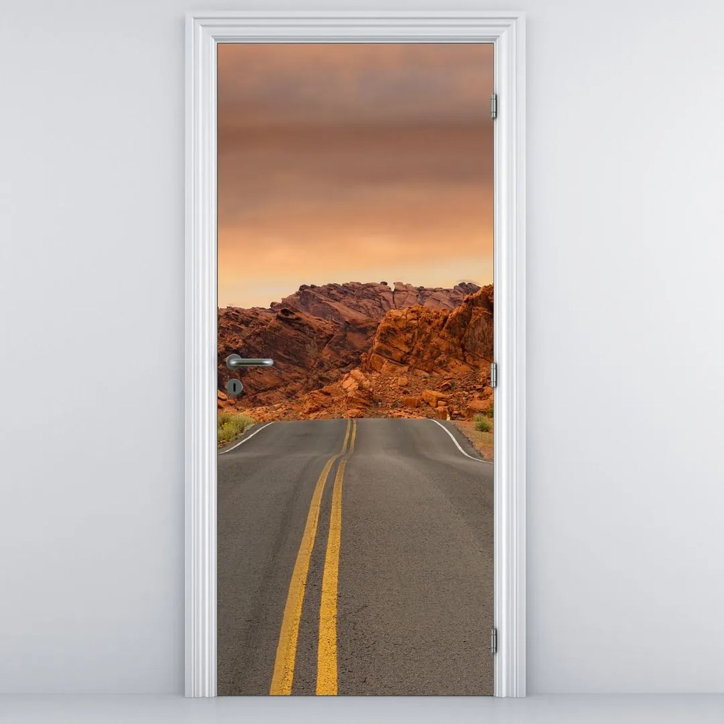 Fototapeta na dvere - Cesta v horách (95x205cm)