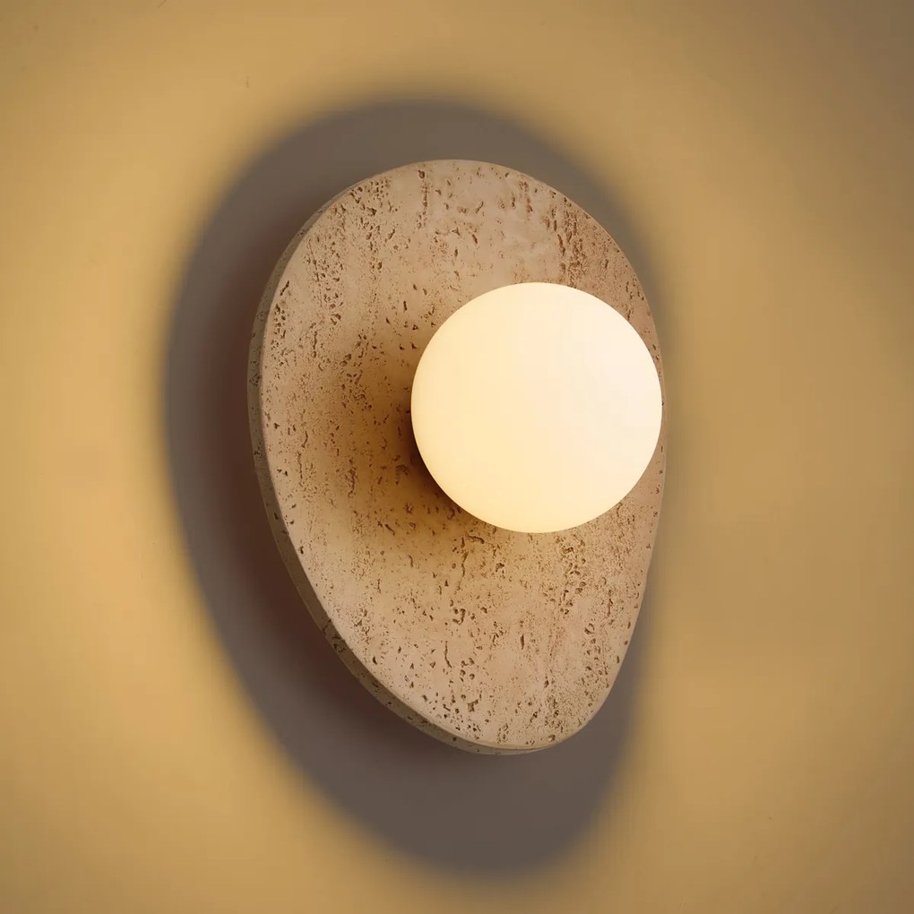 Nástenná lampa Japandi prírodný kameň organická s opálovým sklom - Josie