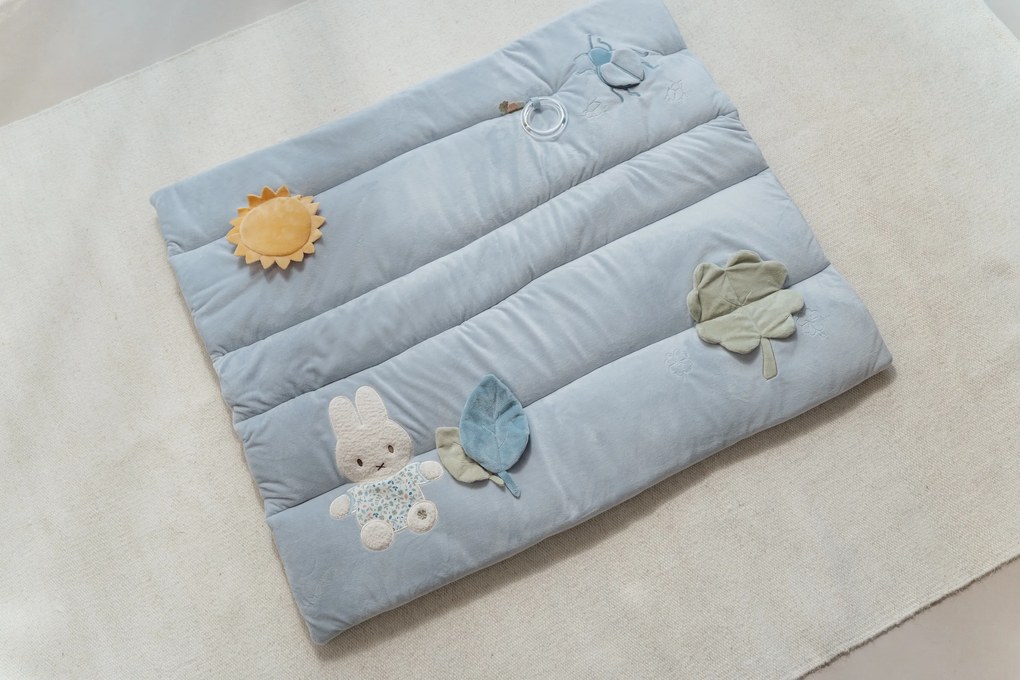 Hracia deka králiček Miffy Lucky Leaves