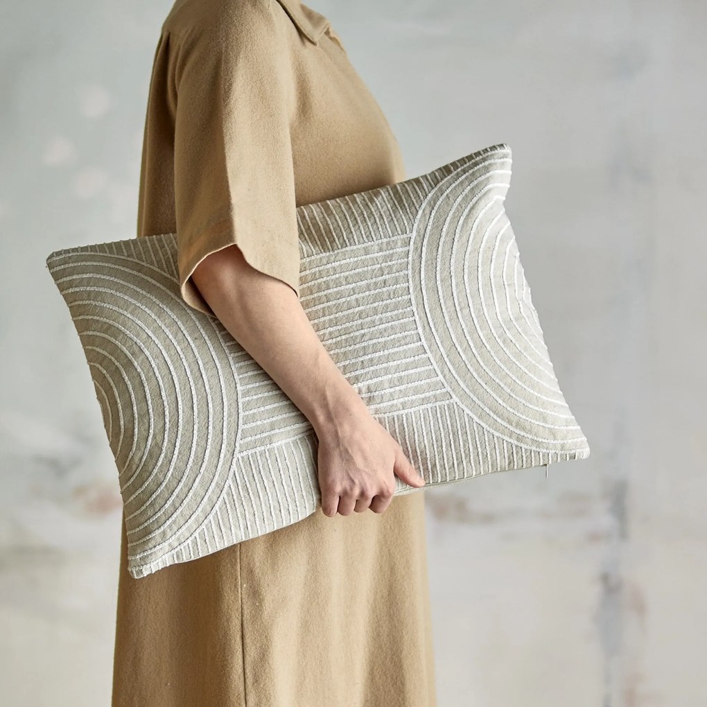 Bloomingville Vankúš s výplňou Chun 50 × 35 cm