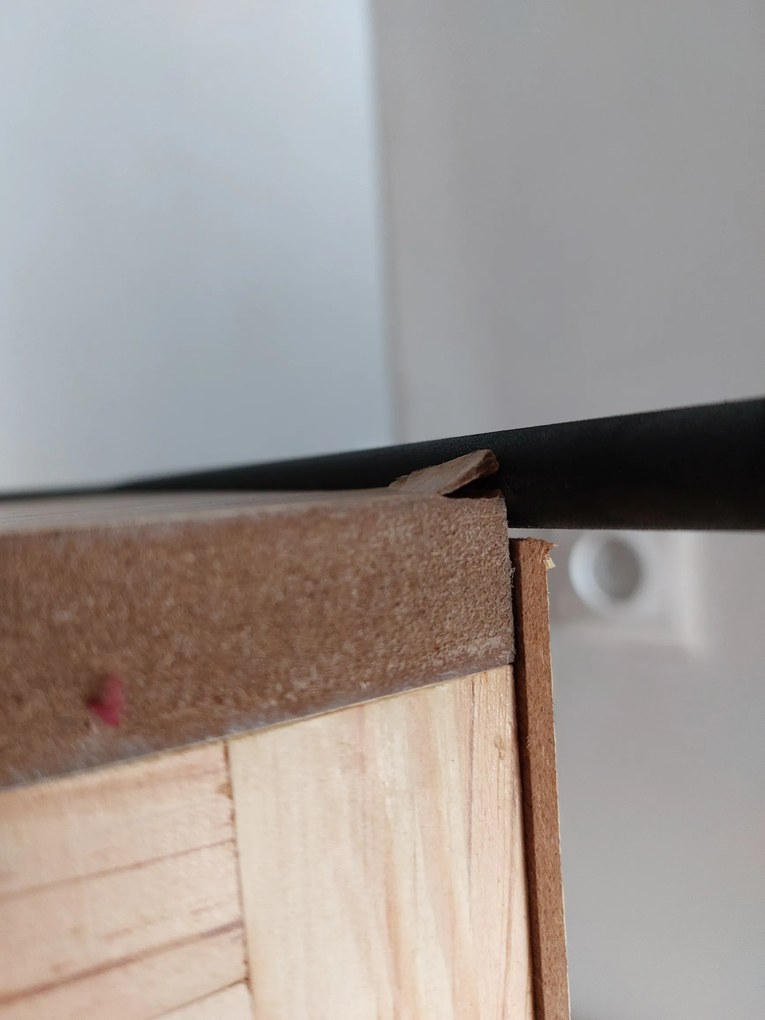 Dizajnový nočný stolík Shayla 40 cm divý dub - II. Trieda