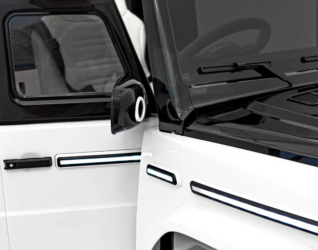 Detské autíčko s elektrickým pohonom 4x4 Mercedes Benz EQG - biele