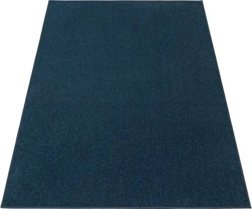 Metrážny koberec MIRACLE 46 tmavomodrý