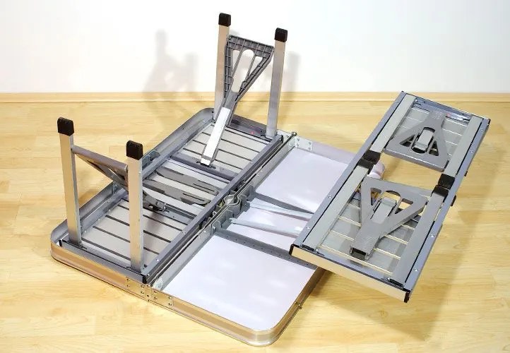 Skladací hliníkový stôl so vstavanými lavicami