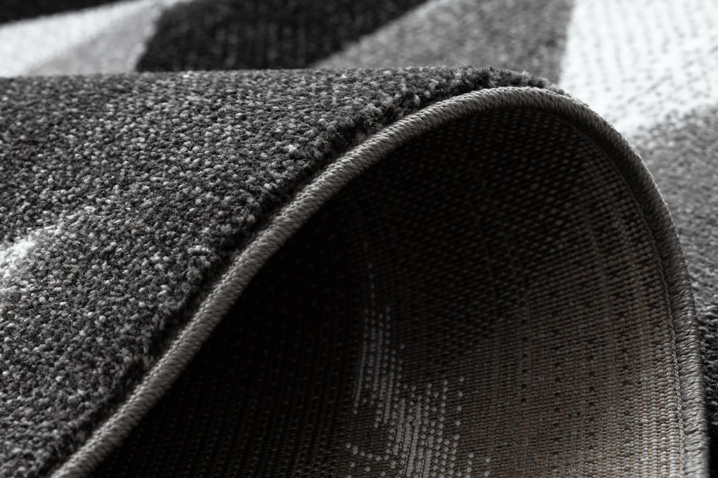 Koberec INTERO PLATIN 3D Trojuholníky, sivý