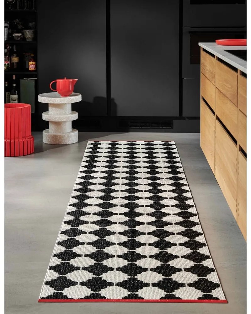 Čierno-biely vnútorný a vonkajší behúň 70x150 cm Marre Black Coral – Pappelina