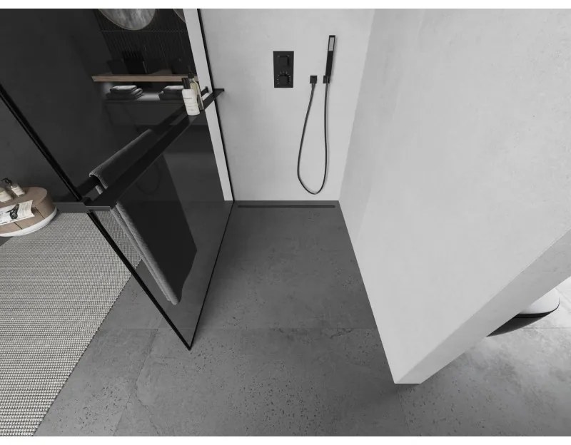 Mexen Kioto+ L, sprchová zástena Walk-In s poličkou a vešiakom 120 x 200 cm, 8mm číre sklo čierny vzor, čierny profil, 800-120-123-70-70