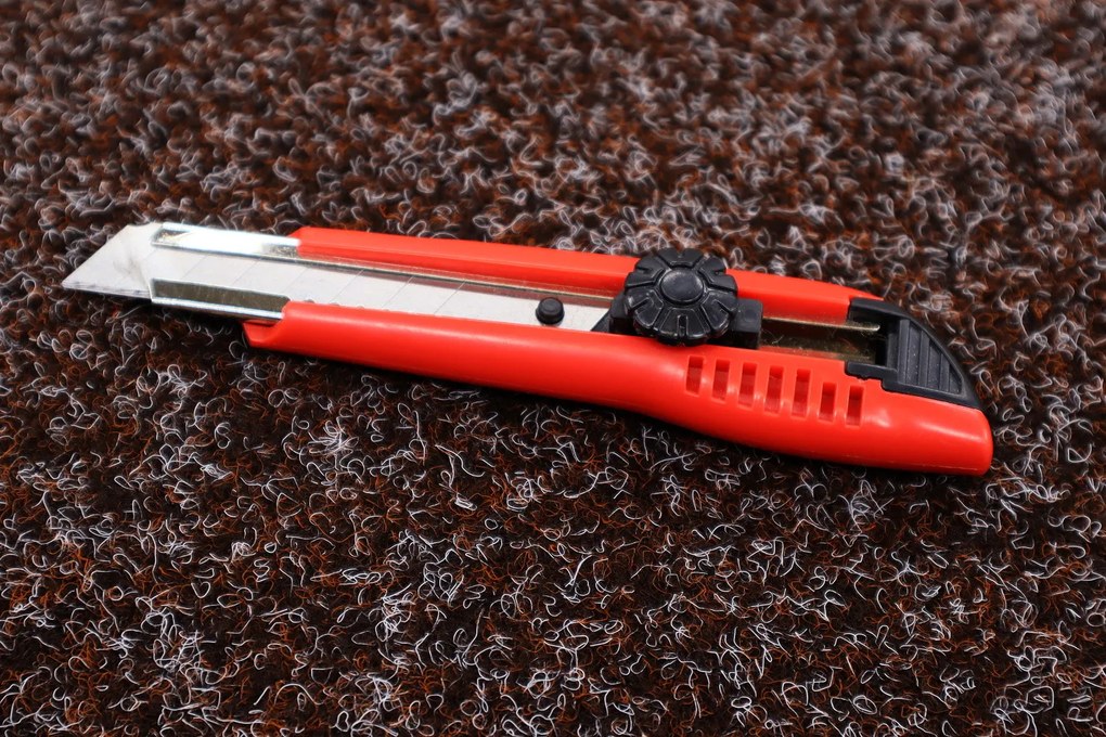 Vebe, Metrážny koberec Santana čokoládová s podkladom resine, záťažový, na mieru, šíře 4m, hnedá, resine, chodba / predsieň