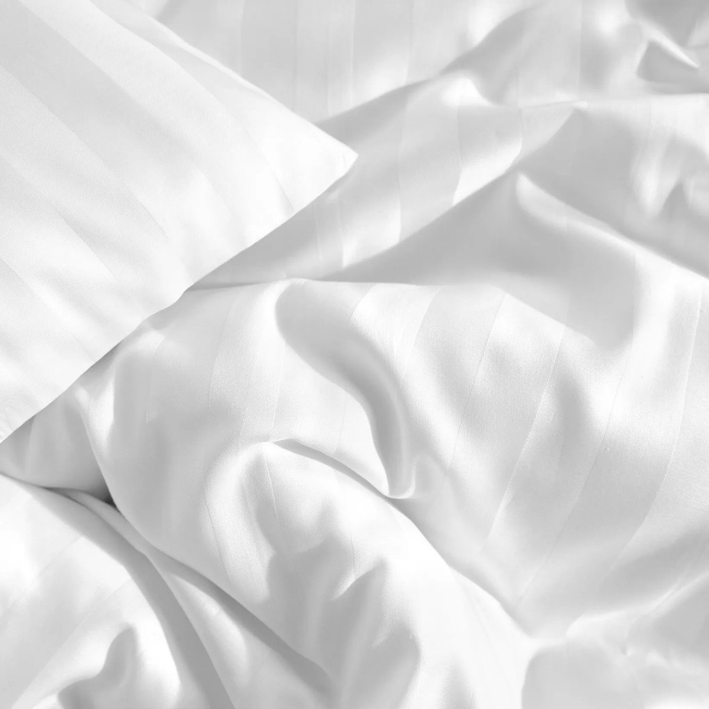 Goldea damaškové posteľné obliečky - biele prúžky so saténovým leskom 220 x 200 a 2ks 70 x 90 cm