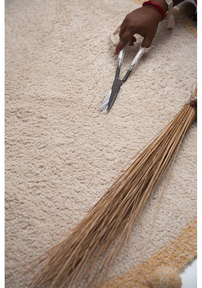 Béžový prateľný ručne tkaný bavlnený detský koberec ø120 cm Bubbly Honey – Lorena Canals