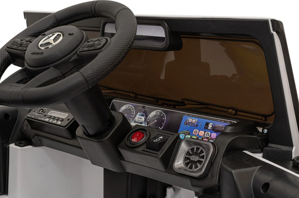 Ramiz Mercedes AMG G63 pre deti biely + diaľkové ovládanie