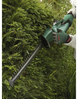 Aku nožnice na živý plot EasyHedgeCut 18-45 vr. batérie a nabíjačky