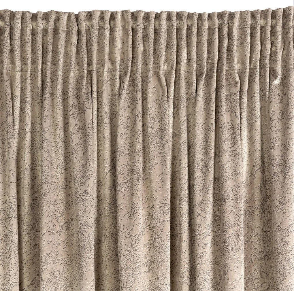 ZATEMŇOVACÍ ZÁVES NA PÁSKE RIVA 140X270 CM TMAVOBÉŽOVÁ