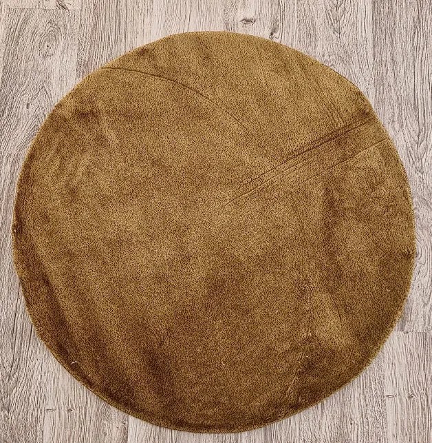 Okrúhly zlatý koberec Plush Deluxe – huňatý plyšový koberec Rozmer: 120x120 cm