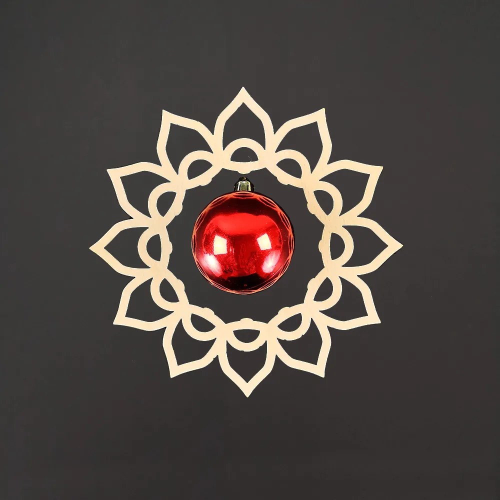 AMADEA Vločka s vianočnou guličkou na zavesenie, masívne drevo, priemer 15 cm