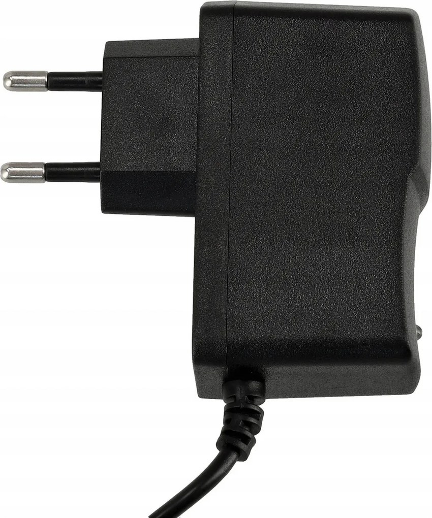 BERGE Zásuvný LED zdroj 12V - 18W - 1,5A