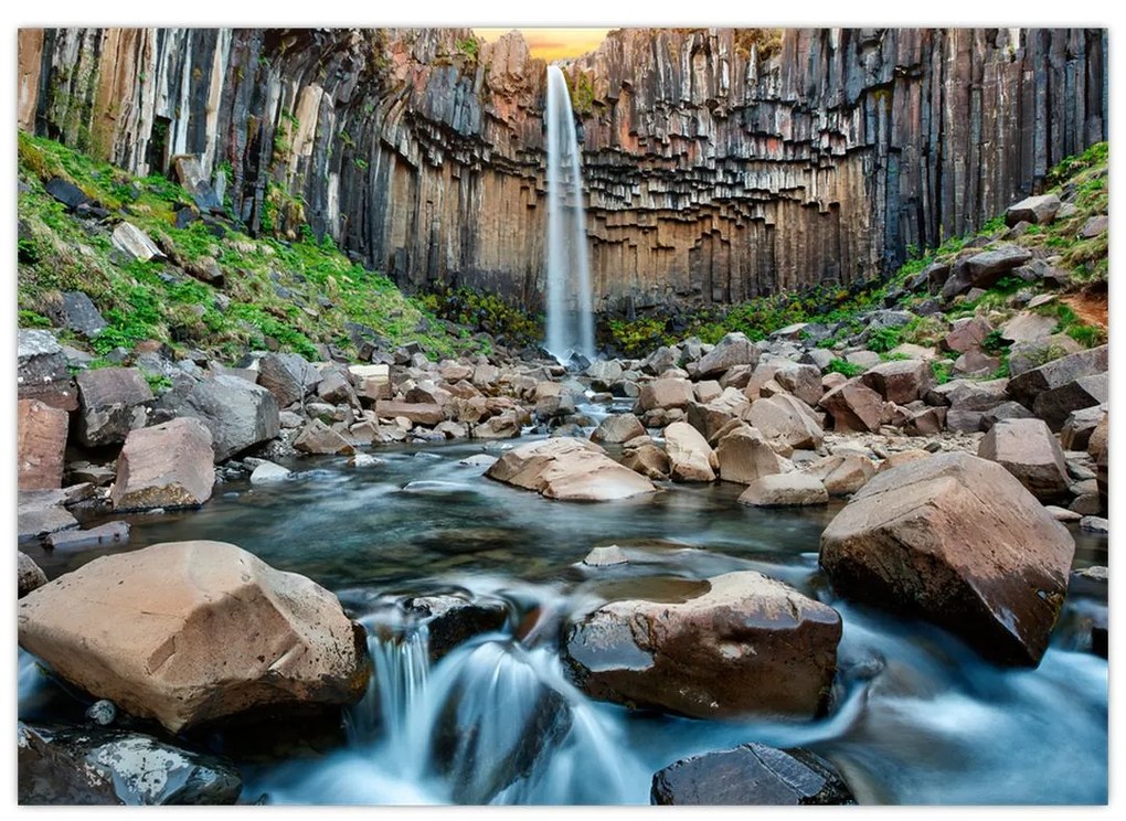 Sklenený obraz - Vodopád Svartifoss, Island (70x50 cm)