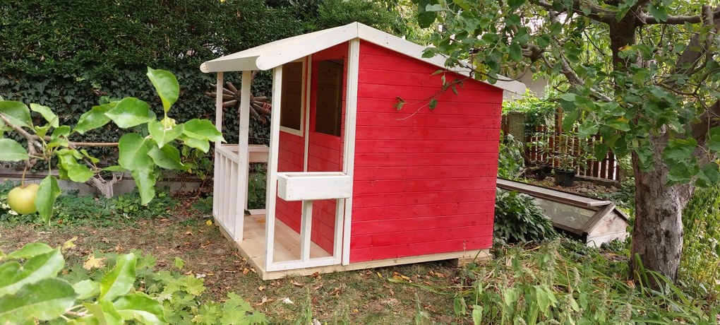 Detský drevený domček KARKULKA s terasou (1,6 × 1,85 m)