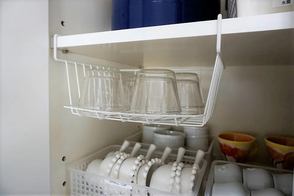 Prídavný závesný kôš pod policu, biely kov, hlboký COCINA, 29 x 27 x 15 cm