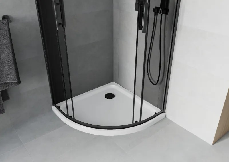 Mexen Rio, štvrťkruhový sprchovací kút s posuvnými dverami 80(dvere) x 80(dvere) x 190 cm, 6mm šedé sklo, čierny profil + biela sprchová vanička SLIM, 863-080-080-70-40-4110B