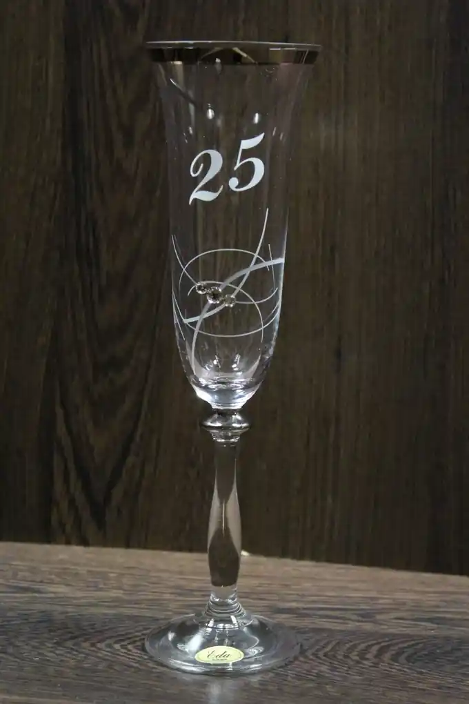 Výročný pohár na 25. narodeniny - ŠAMPANSKÉ so swarovski kryštáľmi a ...