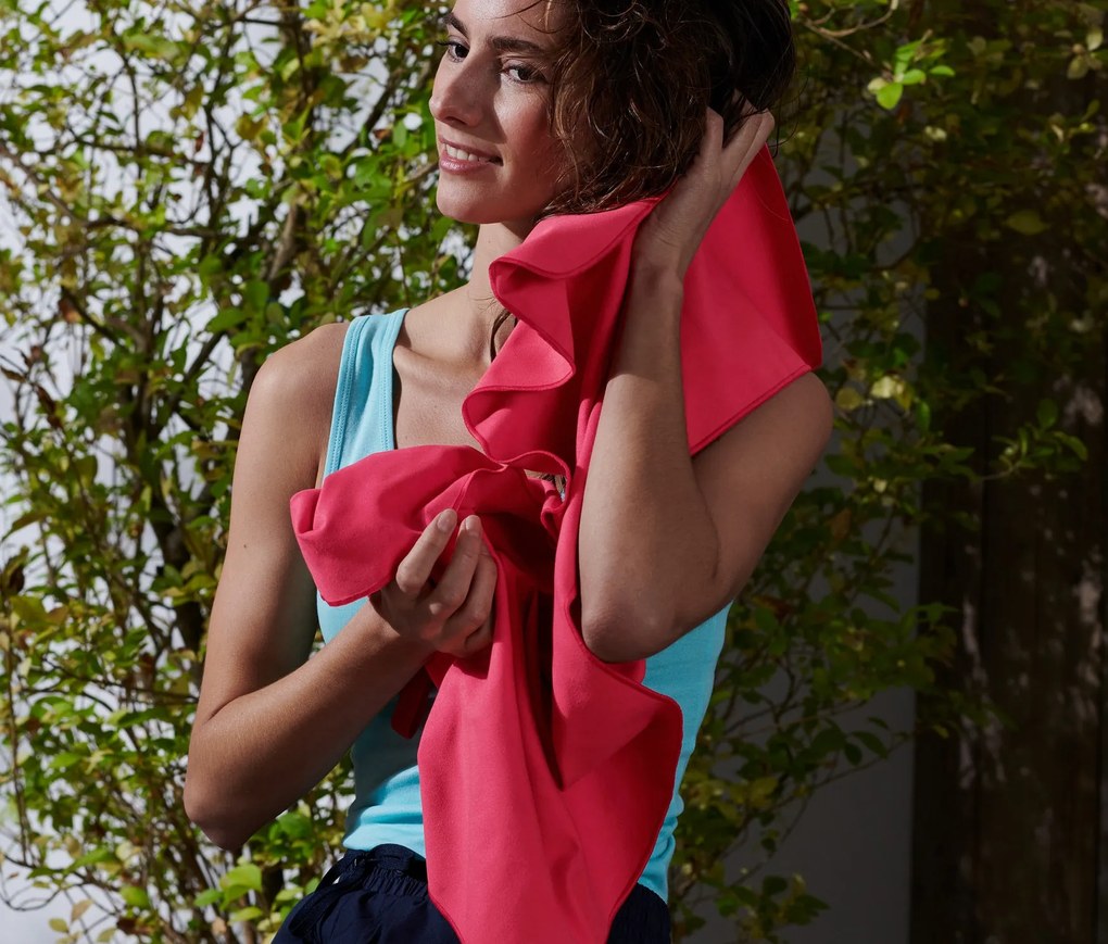 Outdoorový uterák, cca 50 x 100 cm