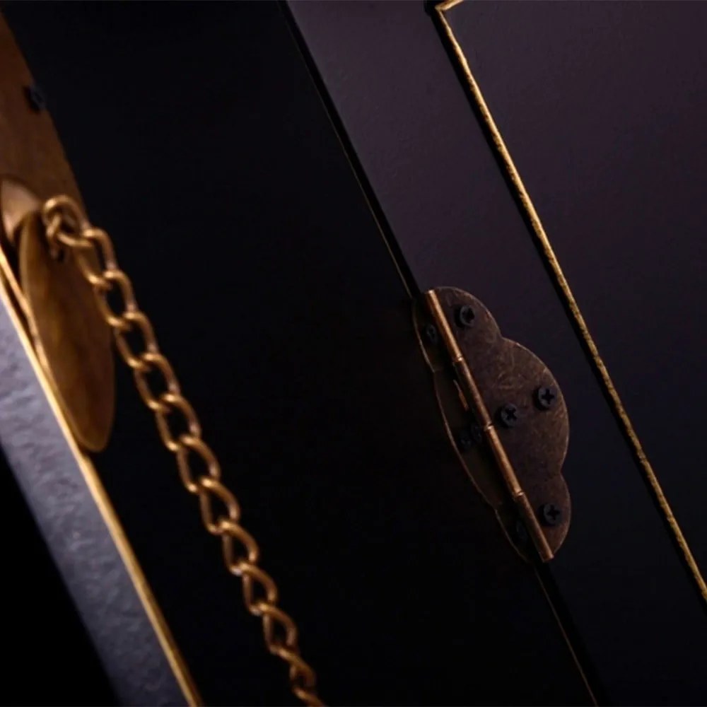 Čierna nízka komoda 130x50,5 cm Oriente – Ixia