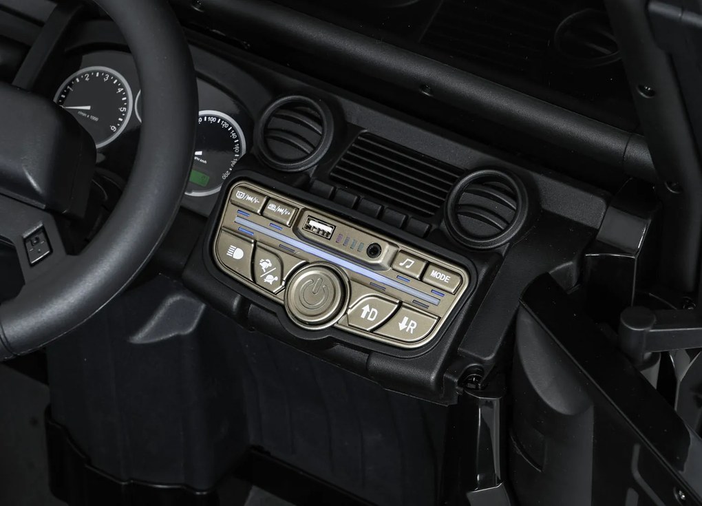 Ramiz Vozidlo Land Rover Defender 110 SVX Concept čierne