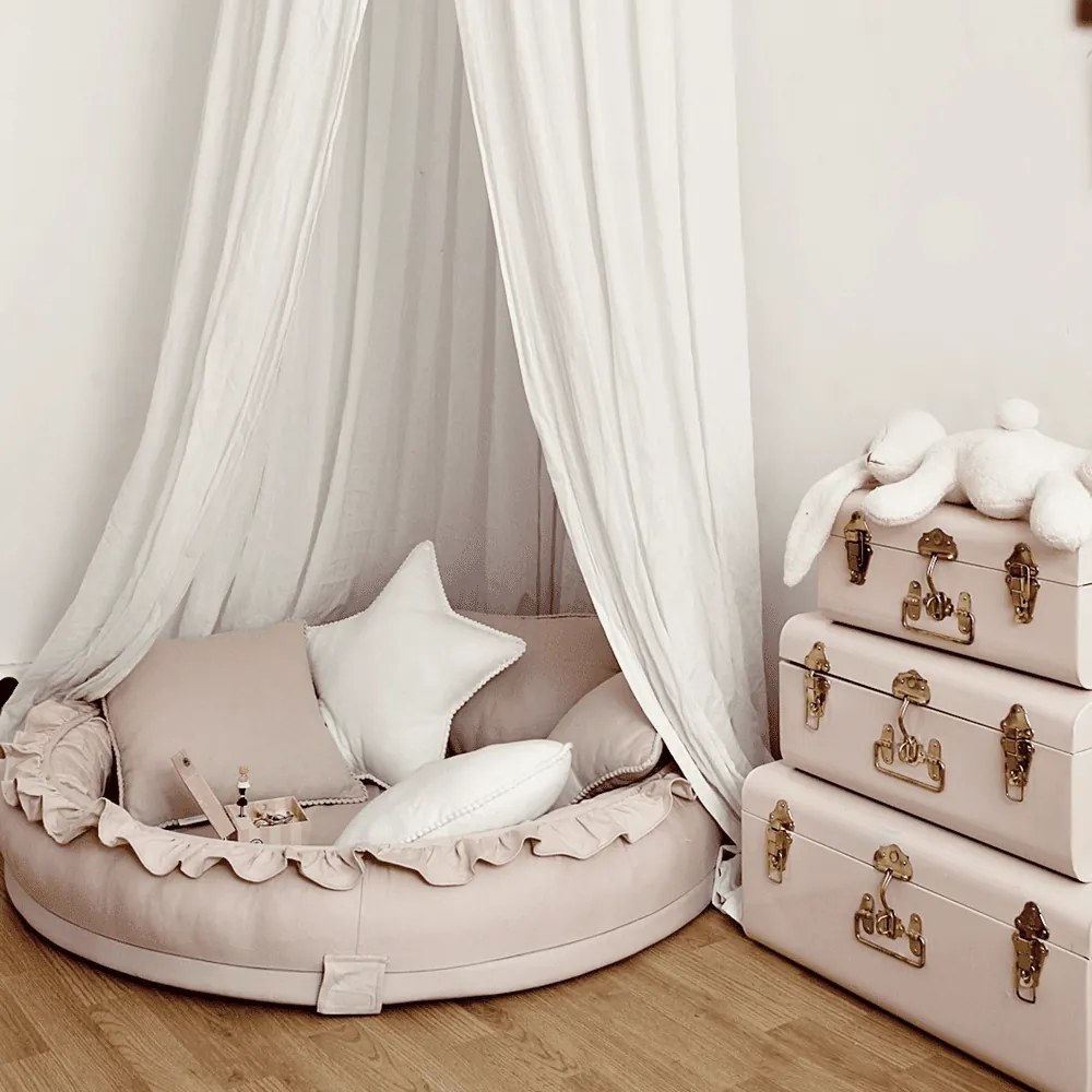 Hniezdo pre deti s volánom púdrovo ružová