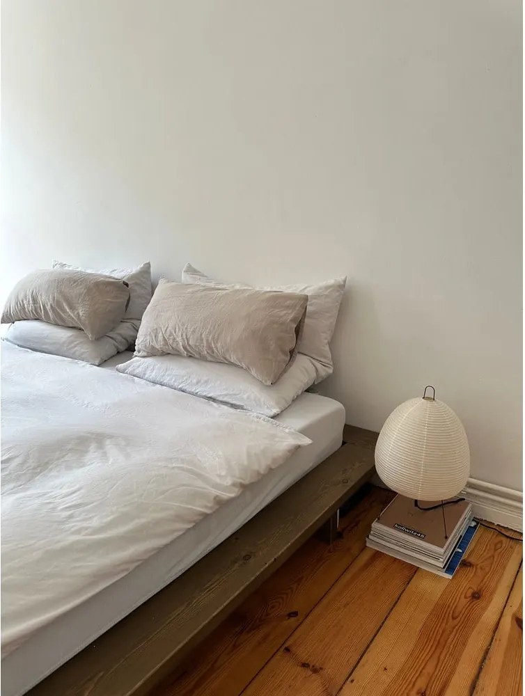 Hnedá jednolôžková posteľ z borovicového dreva s roštom 90x200 cm Japan – Karup Design