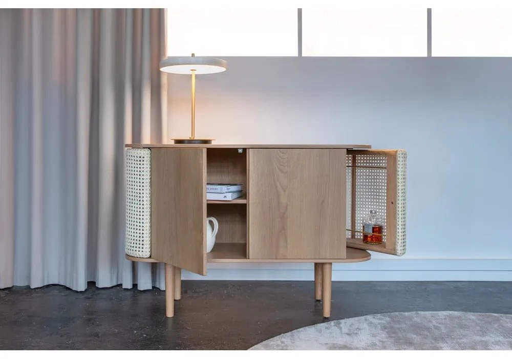 Nízka komoda v dekore duba v prírodnej farbe 109x75 cm Treasures – UMAGE