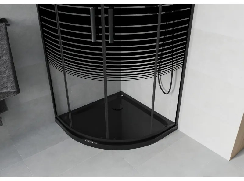 Mexen Rio, štvrťkruhový sprchovací kút s posuvnými dverami 90(dvere) x 90(dvere) x 190 cm, 6mm číre sklo s pásikmi, čierny profil + čierna sprchová vanička Slim, 863-090-090-70-20-4170B