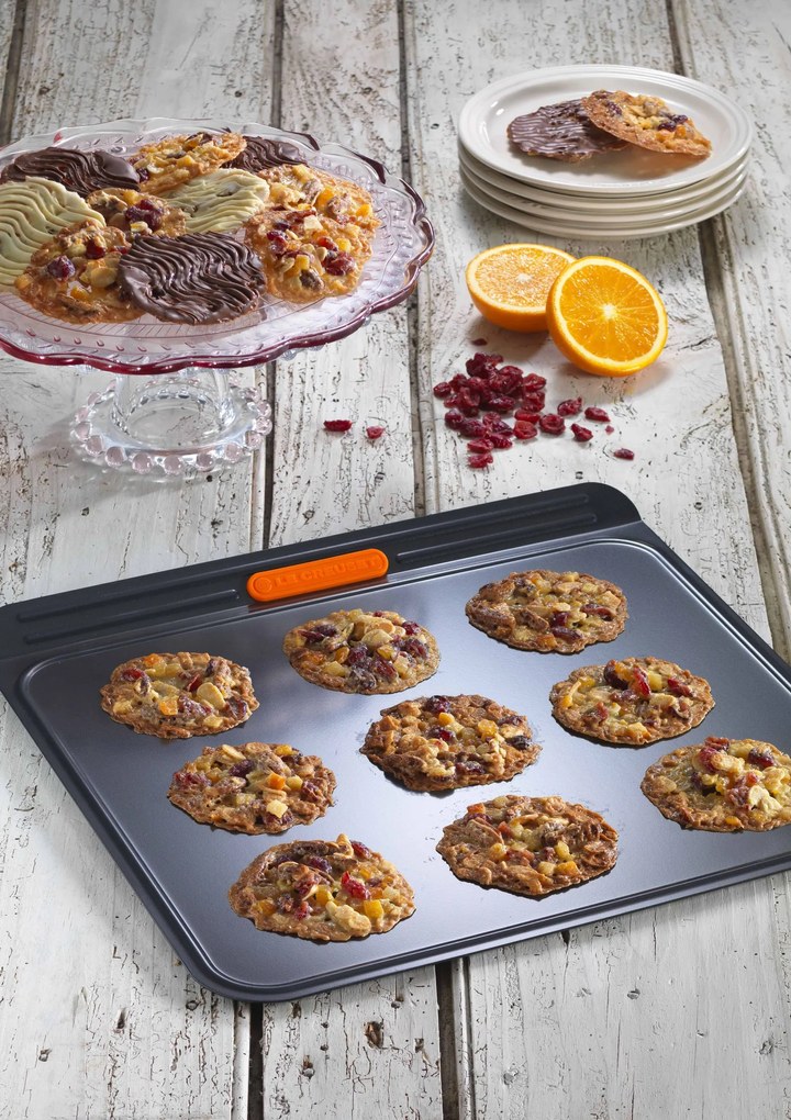 Plech na pečenie Le Creuset s dvojitým dnom s nepriľnavým povrchom 38 cm