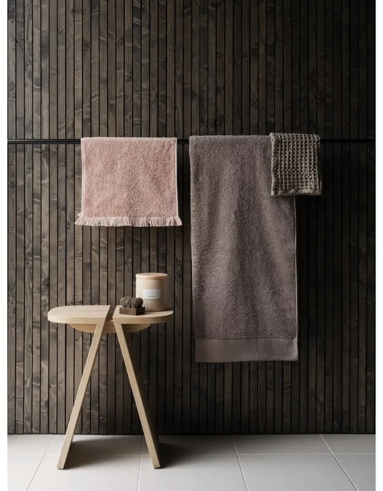 Stolička z dubového dreva v prírodnej farbe Avio - Blomus