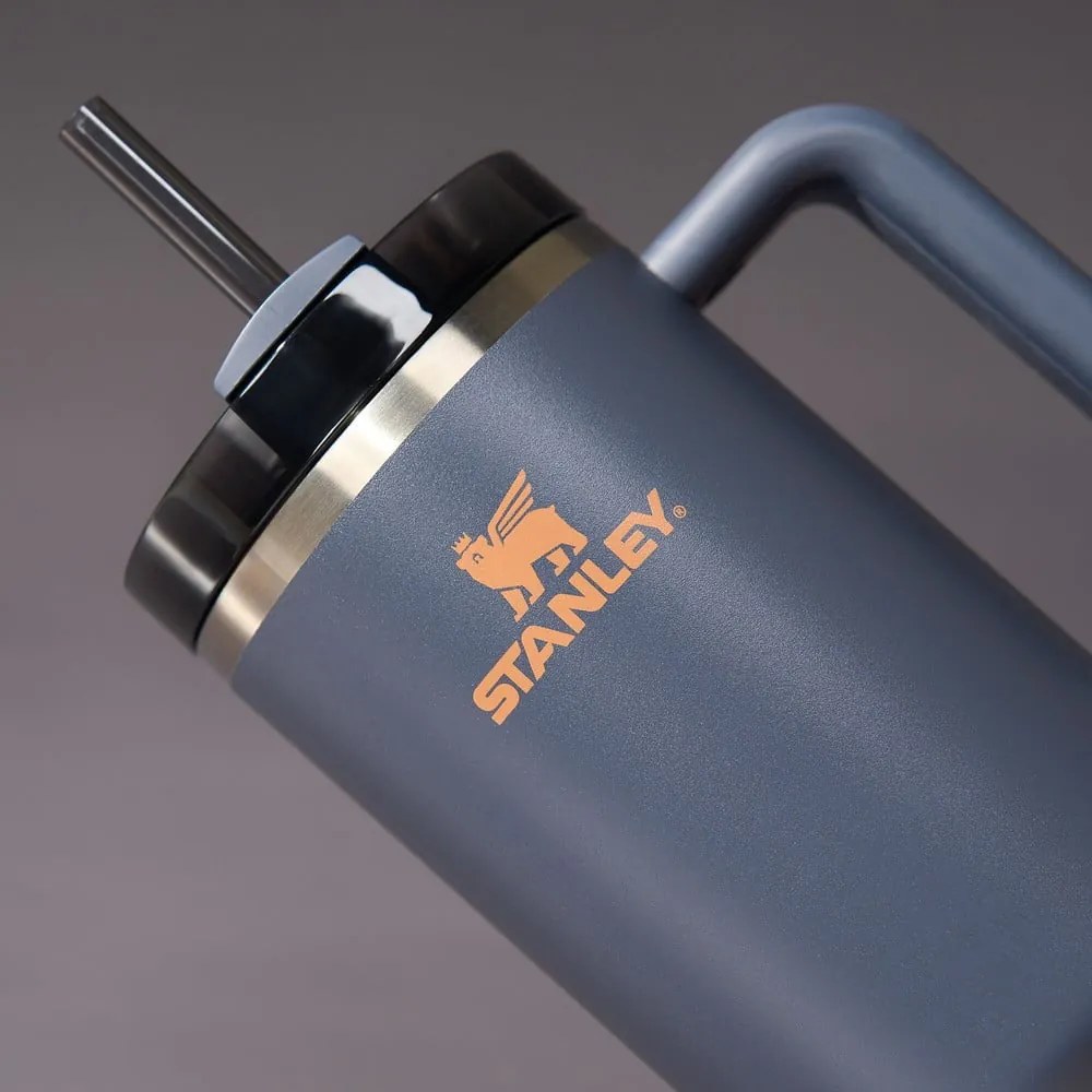 Tmavomodrá termoska so slamkou z nehrdzavejúcej ocele 1,18 l Quencher H2.0 FlowState Tumbler Twilight – Stanley