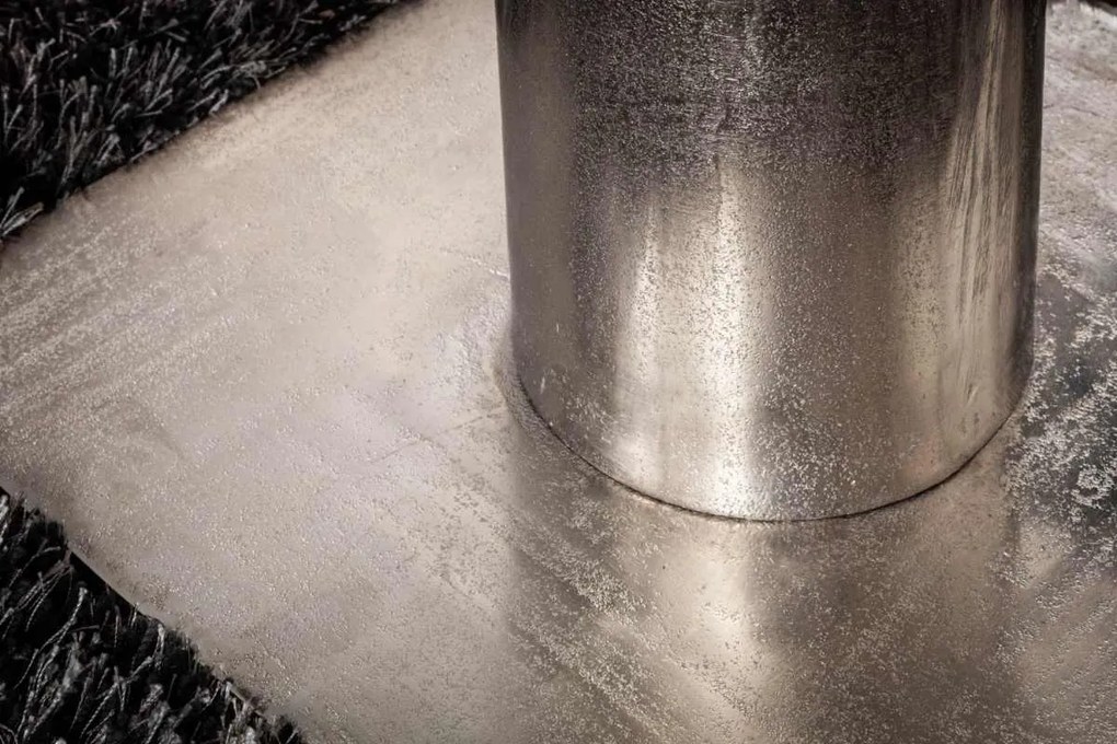 Dizajnový jedálenský stôl Propeller 94 cm strieborný