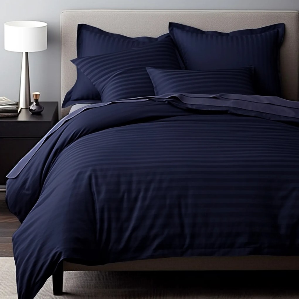 SATÉNOVÁ OBLIEČKA NA VANKÚŠ CIZGILI NAVY BLUE 70X80 CM EXCLUSIVE TMAVOMODRÁ