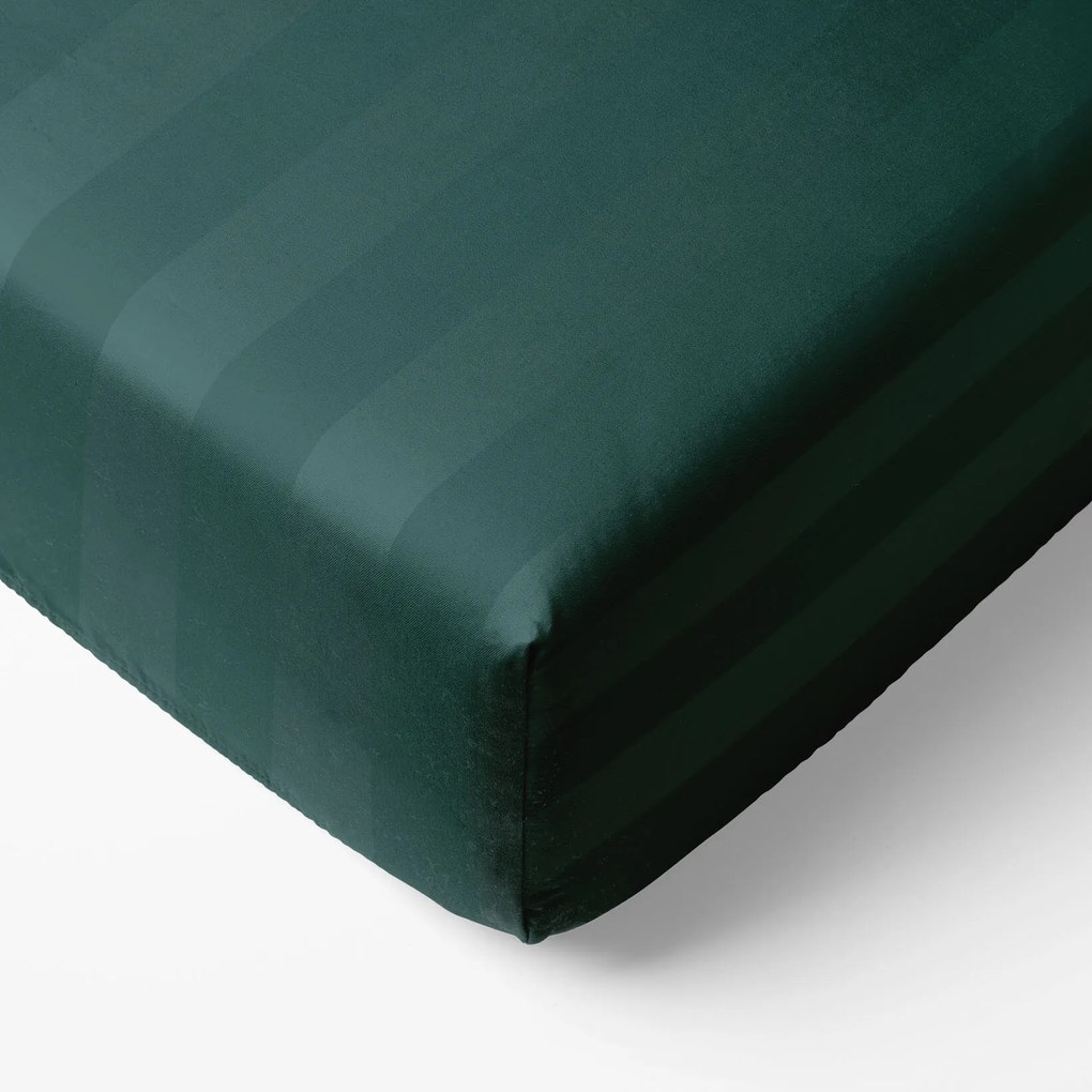 Goldea damašková napínacia plachta - tmavo zelené prúžky so saténovým leskom 80 x 160 cm